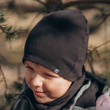 Children's hat with a tunnel scarf