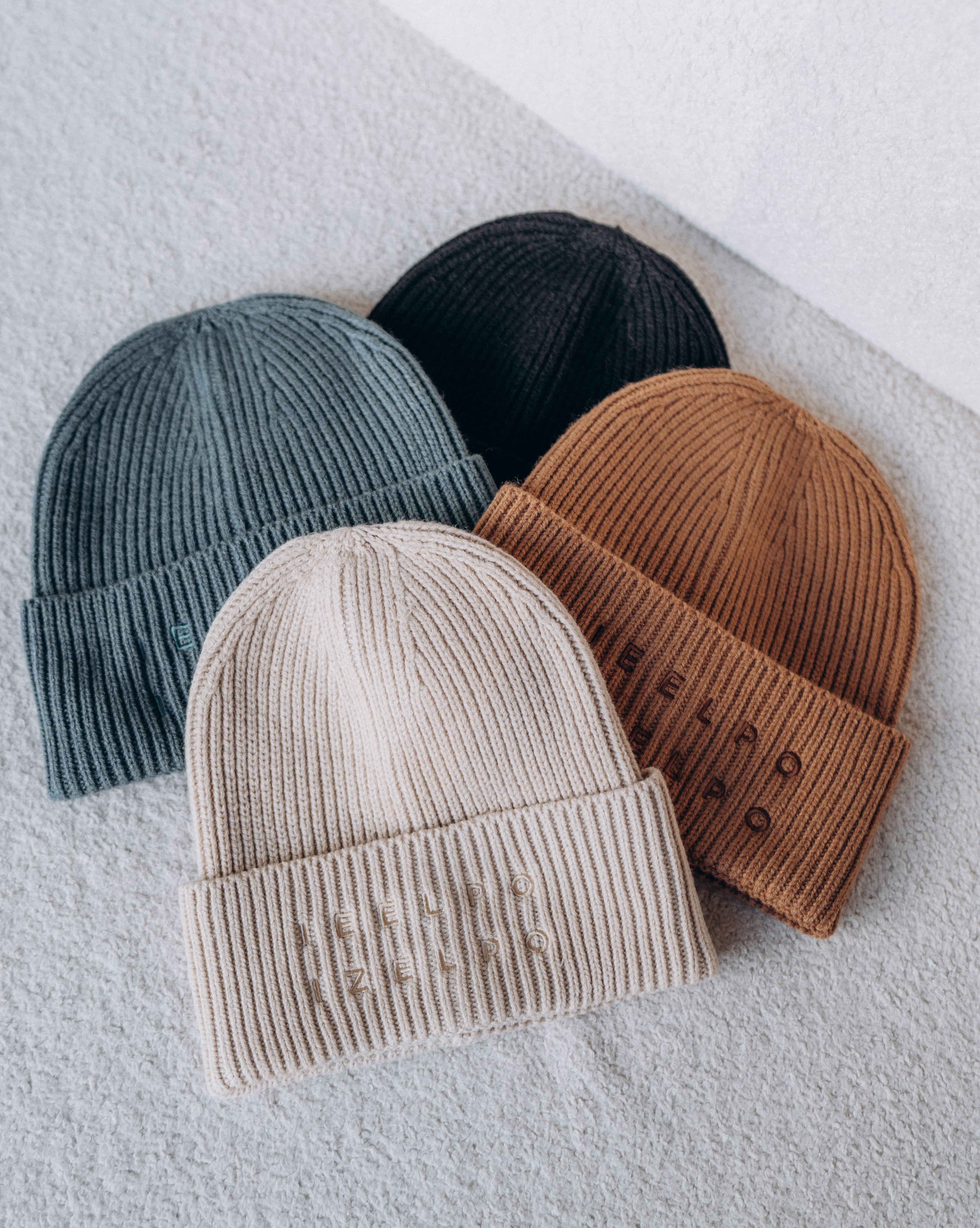 Knitted hat IEELPO IZELPO