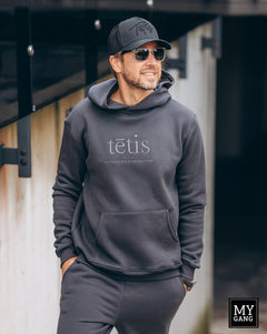 Tracksuit TĒTIS stiprais plecs uz kā balstīties