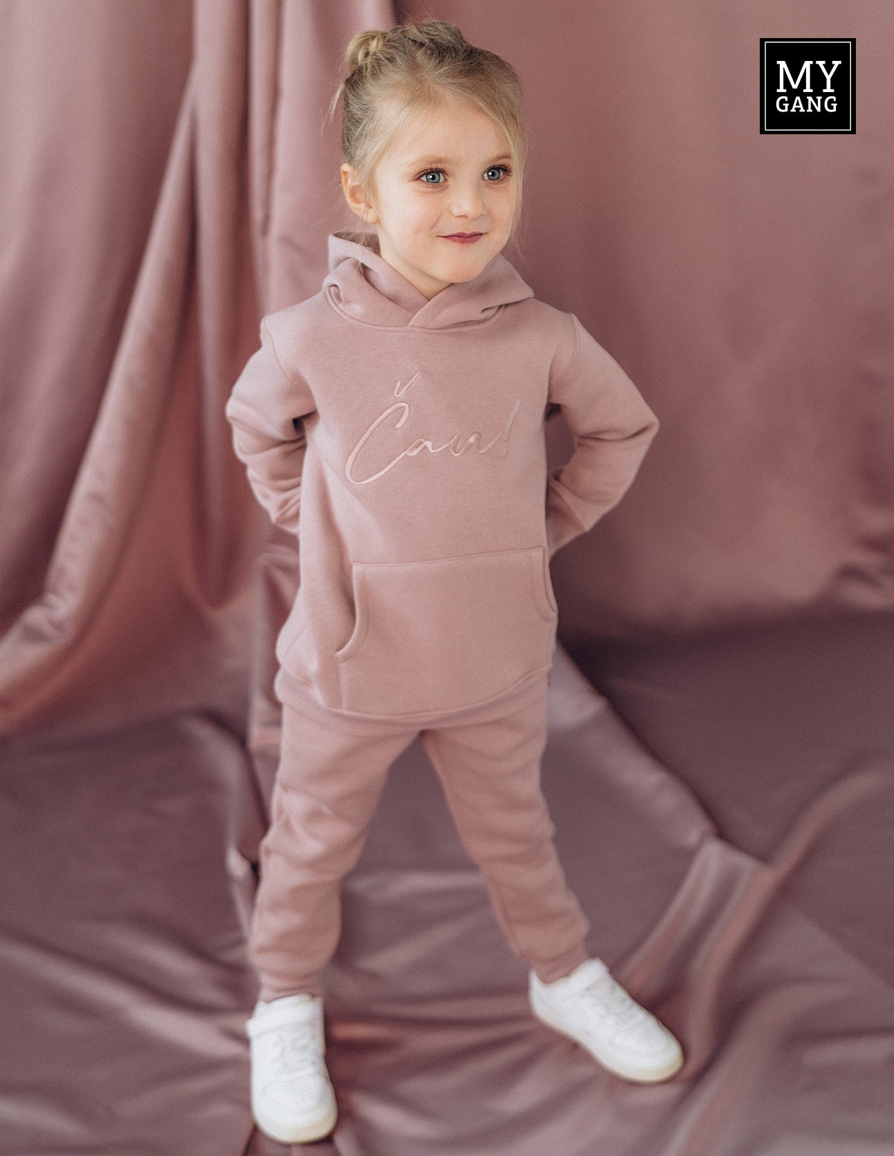 Hoodie/Sweater or tracksuit ČAU!