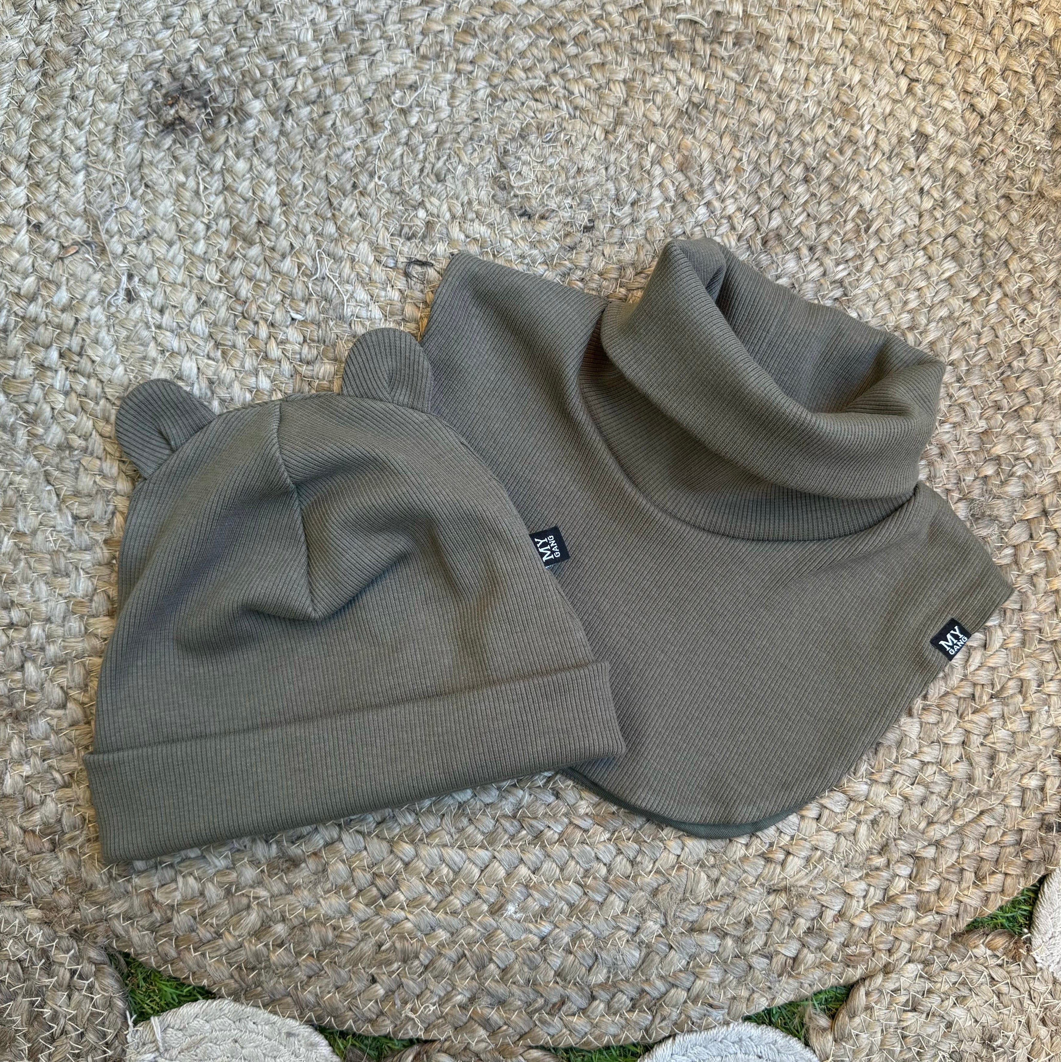 Teddy HAT WITH A SCARF