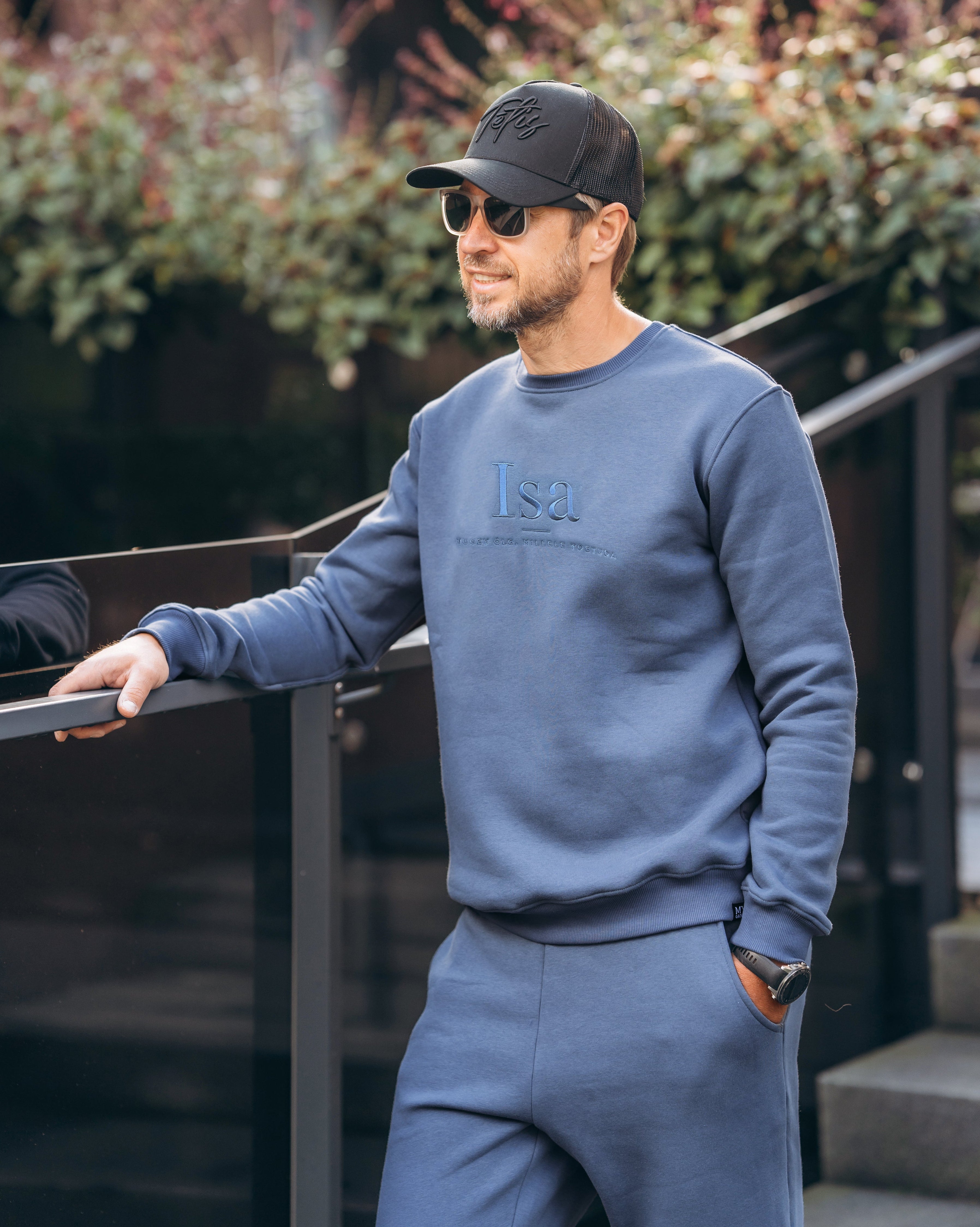 Sweatshirt/hoodie ISA. TUGEV ÕLG, MILLELE TOETUDA